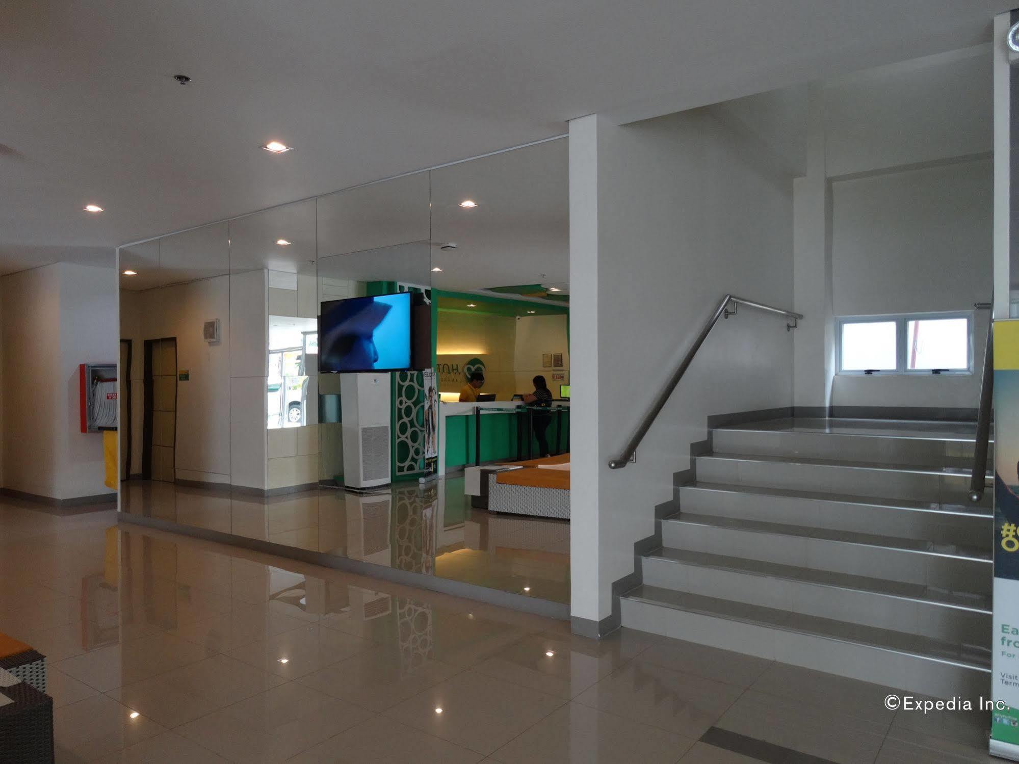 Go Hotels Lanang - Davao City Kültér fotó